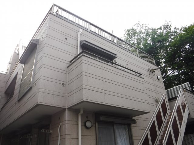 物件外観写真1　(ブレーメン商店街至近で生活便利♪)