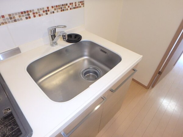 キッチン(他のお部屋の参考写真となります。)