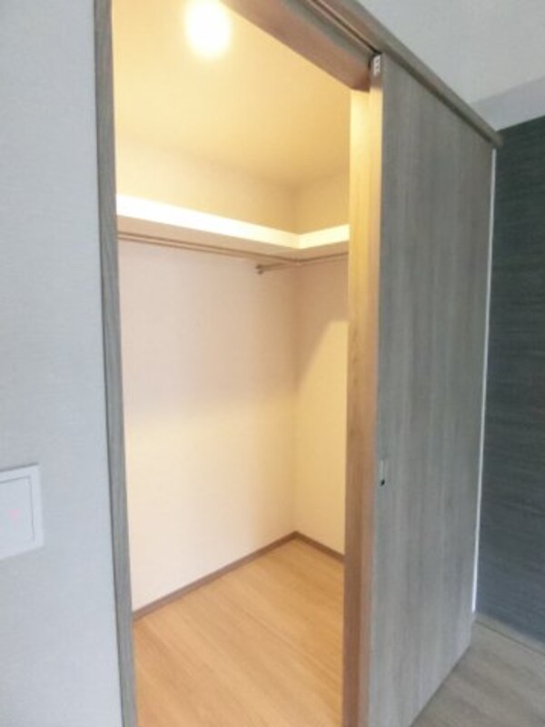 収納(他のお部屋の参考写真となります。)