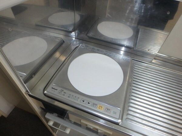 キッチン(他のお部屋の参考写真となります。)