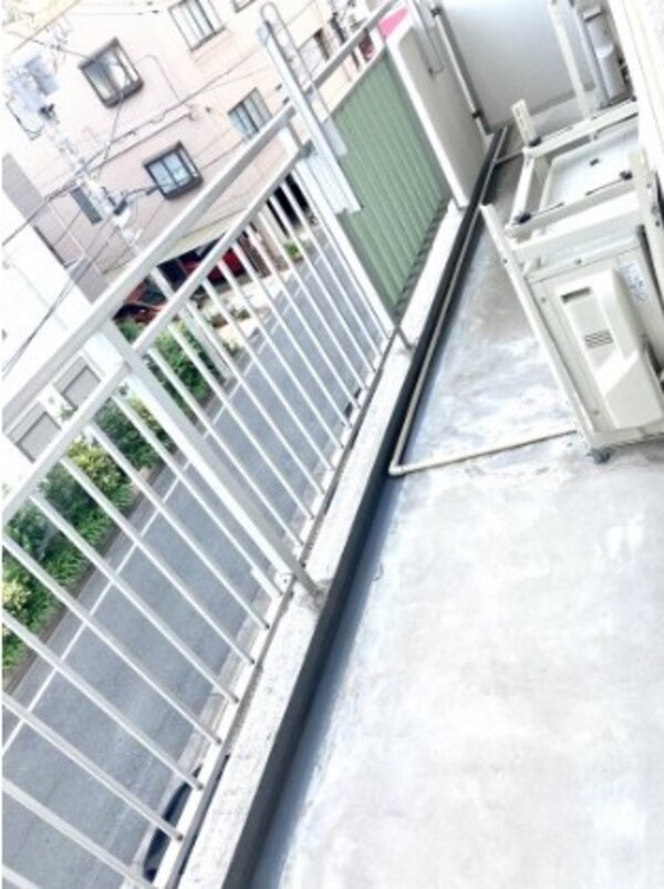 バルコニー(他のお部屋の参考写真となります。)