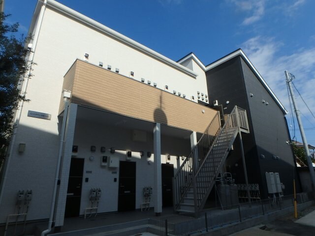 物件外観写真1　(設備充実の2016年完成アパート♪)