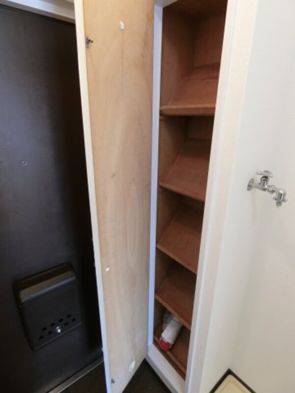 収納(他のお部屋の参考写真となります。)