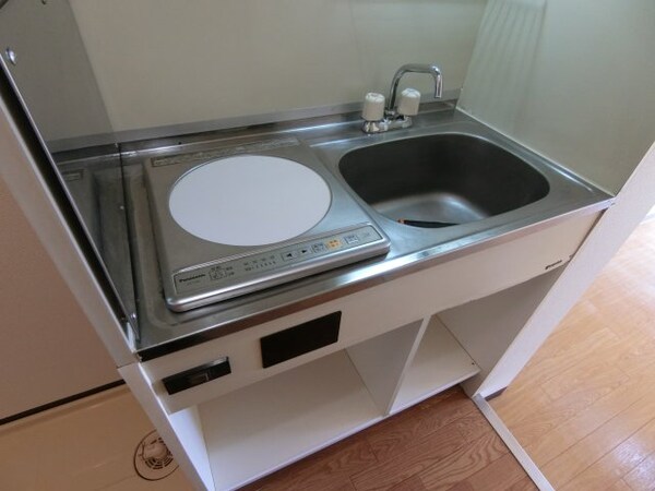 キッチン(他のお部屋の参考写真となります。)