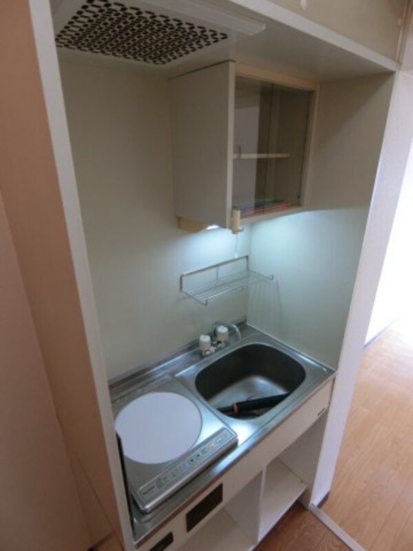 キッチン(他のお部屋の参考写真となります。)