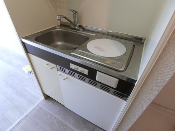 キッチン(他のお部屋の参考写真となります。)