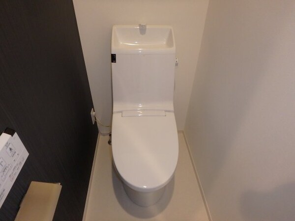 トイレ(他のお部屋の参考写真となります。)