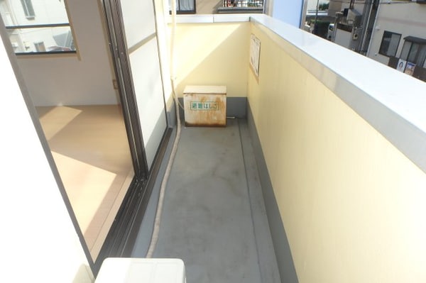 バルコニー(他のお部屋の参考写真となります。)