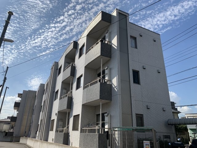 物件外観写真1　(2010年完成オートロックマンション♪)