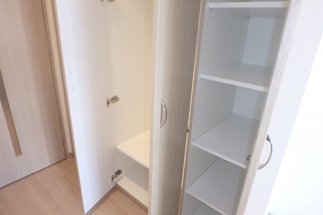 物件内観写真12　(他のお部屋の参考写真です。)