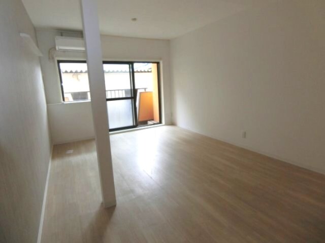 物件内観写真3　(内装フルリノヴェーション！)