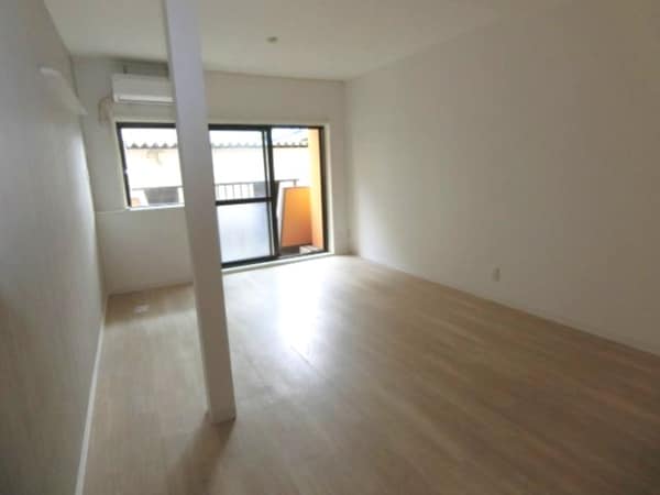 居室(内装フルリノヴェーション！)