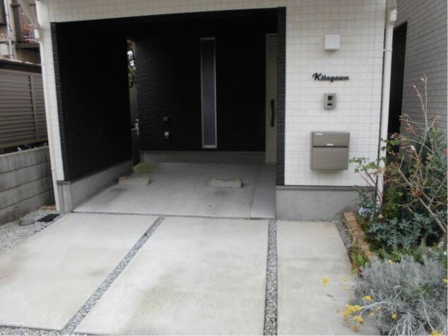 物件外観写真2　(駐車場無料♪)