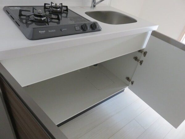 キッチン(他のお部屋の参考写真となります。)