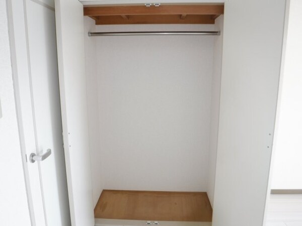 収納(他のお部屋の参考写真となります。)