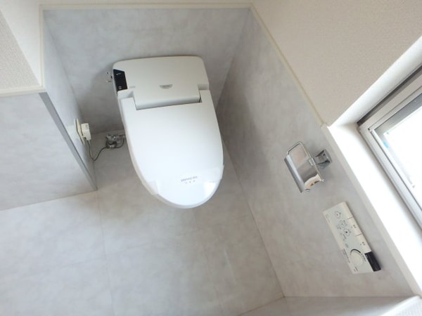 トイレ(他のお部屋の参考写真となります。)