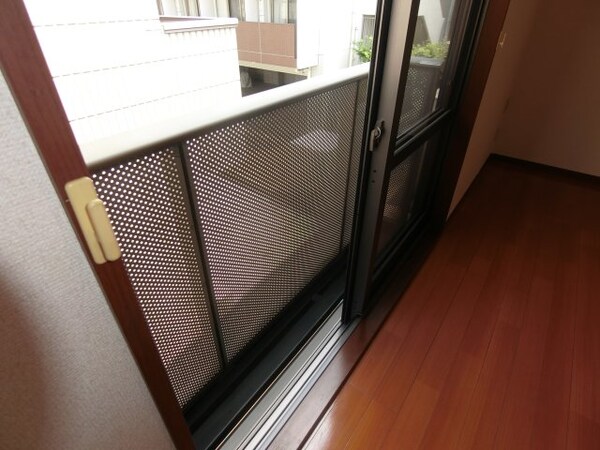 バルコニー(他のお部屋の参考写真となります。)