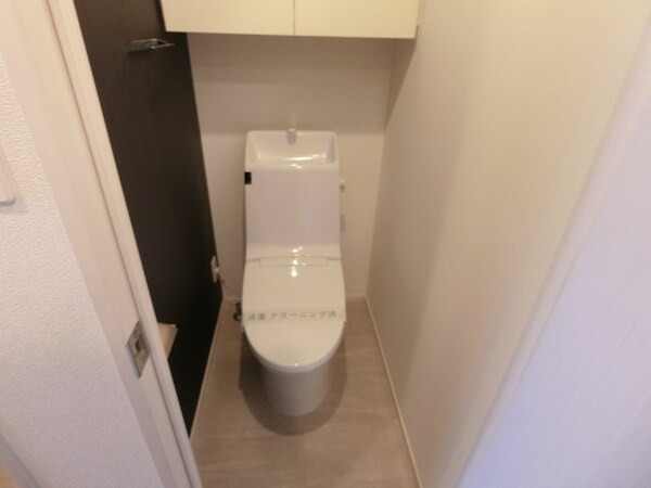 トイレ(他のお部屋の参考写真となります。)