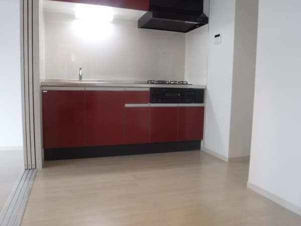 キッチン(他のお部屋の参考写真となります。)