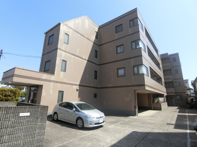 物件外観写真1　(振分の広々ファミリータイプ☆
敷地内駐車場有☆)