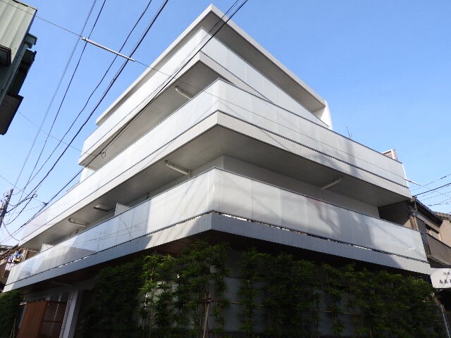 物件外観写真1　(2015年完成RCマンション♪)