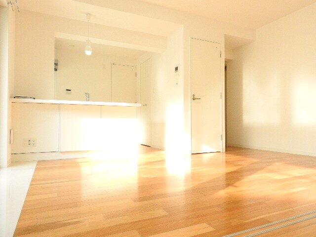 物件内観写真6　(陽当たりも良好です♪)