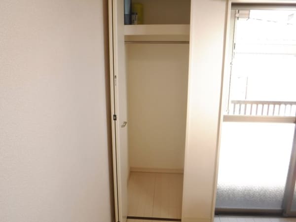 収納(他のお部屋の参考写真となります。)