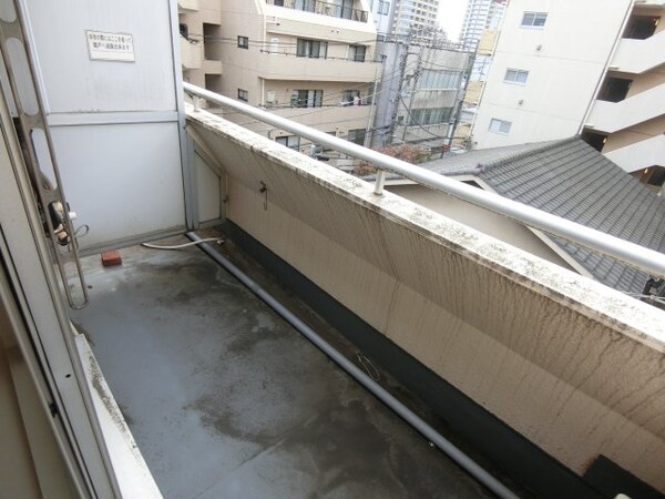 バルコニー(他のお部屋の参考写真となります。)