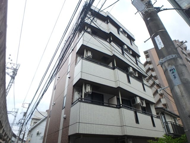 物件外観写真1　(2009年完成オートロックマンション)