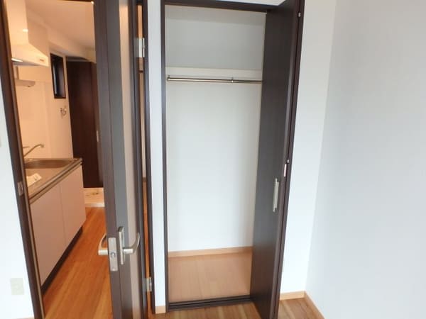 収納(他のお部屋の参考写真となります。)