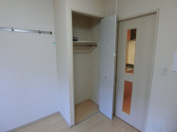 収納(他のお部屋の参考写真となります。)