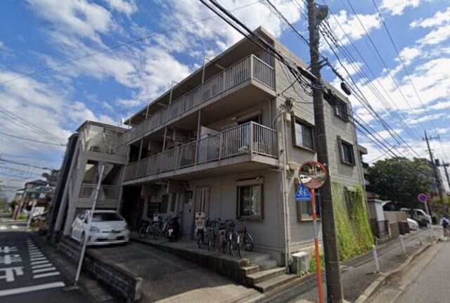 物件外観写真1　(2004年築！閑静な住環境！)