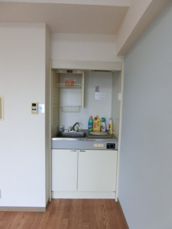 キッチン(他のお部屋の参考写真となります。)