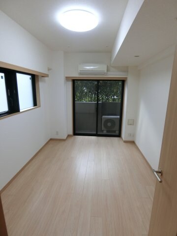 物件内観写真14　(同間取り・反転イメージになります。
バルコニー以外の窓はござ)