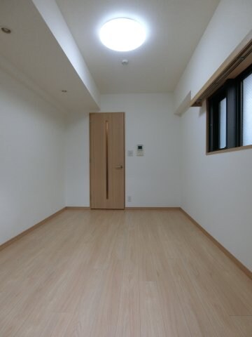 物件内観写真15　(同間取り・反転イメージになります。
バルコニー以外の窓はござ)