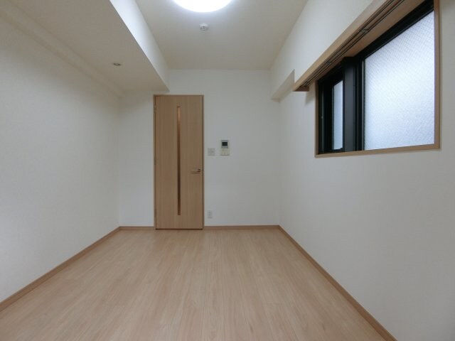 物件内観写真19　(同間取り・反転イメージになります。
バルコニー以外の窓はござ)