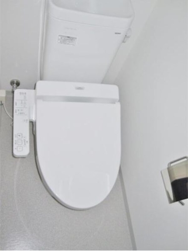トイレ(他のお部屋の参考写真となります。)