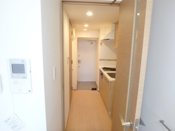 玄関(他のお部屋の参考写真となります。)