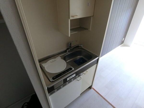 キッチン(他のお部屋の参考写真となります。)