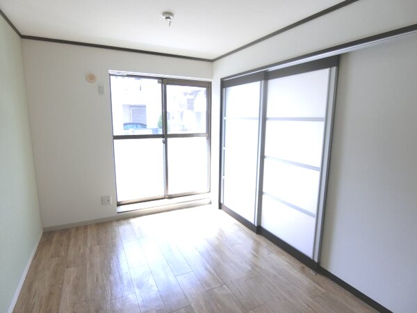 洋室(他のお部屋の参考写真となります。)