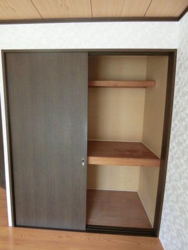 収納(他のお部屋の参考写真となります。)