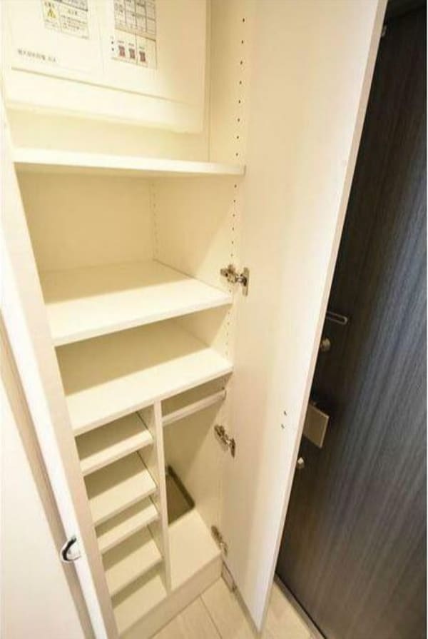 収納(他のお部屋の参考写真となります。)