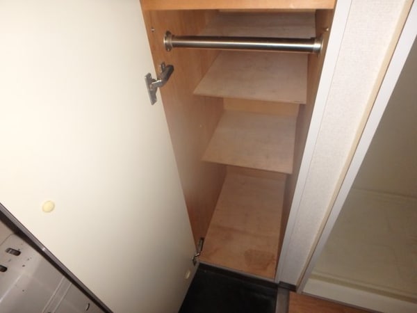 収納(他のお部屋の参考写真となります。)