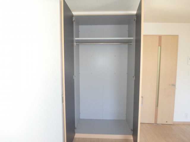 物件内観写真8　(クローゼット♪)