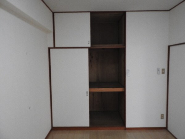 収納(他のお部屋の参考写真となります。)