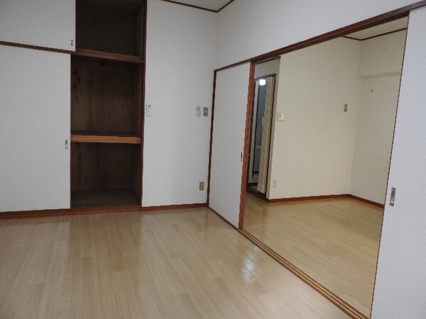 洋室(他のお部屋の参考写真となります。)