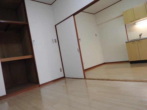 洋室(他のお部屋の参考写真となります。)