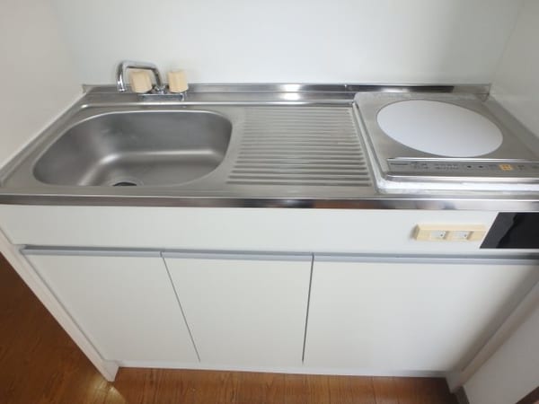 キッチン(他のお部屋の参考写真となります。)
