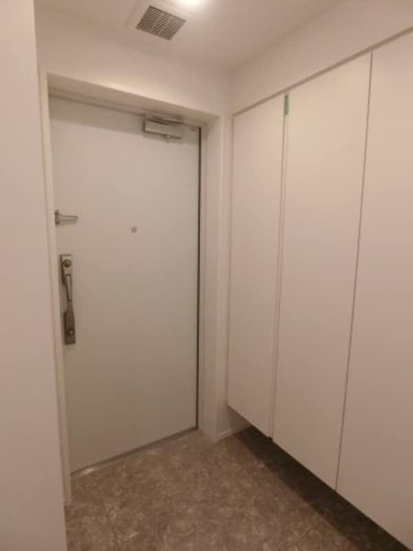 玄関(他のお部屋の参考写真となります。)