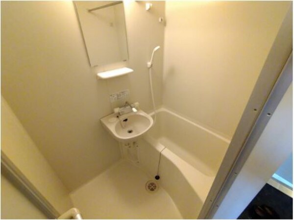 他のお部屋の参考写真となります。